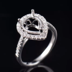 Inel din aur 14k cu anturaj de diamante