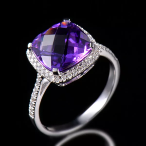 Inel din aur 14k cu anturaj de diamante naturale si piatra centrala ametist violet