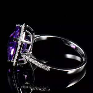 Inel din aur 14k cu anturaj de diamante naturale si piatra centrala ametist violet